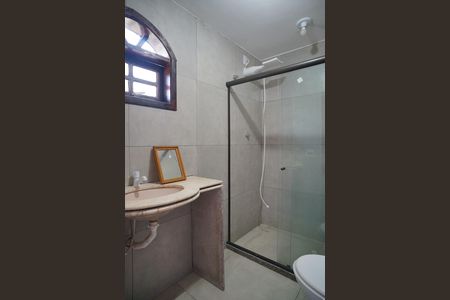 Casa à venda com 450m², 4 quartos e 4 vagas Casa à venda com 450m², 4 quartos e 4 vagasBanheiro do Quarto 1