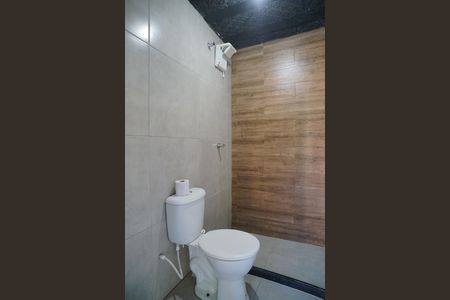 Casa à venda com 450m², 4 quartos e 4 vagas Casa à venda com 450m², 4 quartos e 4 vagasBanheiro da Área externa
