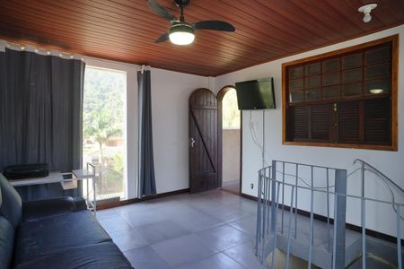 Casa à venda com 4 quartos, 450m² em Engenho do Mato, Niterói