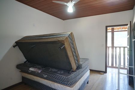 Casa à venda com 450m², 4 quartos e 4 vagas Casa à venda com 450m², 4 quartos e 4 vagasQuarto 4