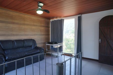 Sala de casa à venda com 4 quartos, 450m² em Engenho do Mato, Niterói