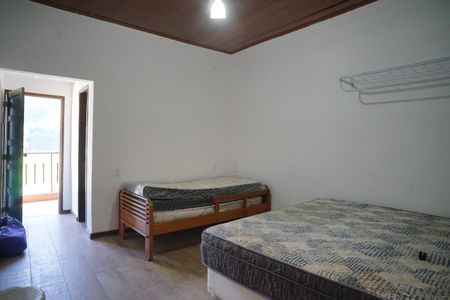 Casa à venda com 450m², 4 quartos e 4 vagas Casa à venda com 450m², 4 quartos e 4 vagasQuarto 1