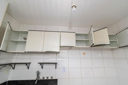 Apartamento para alugar com 70m², 2 quartos e sem vaga Apartamento para alugar com 70m², 2 quartos e sem vagaCozinha - Armários