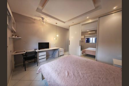 Casa de condomínio à venda com 403m², 5 quartos e 3 vagas Casa de condomínio à venda com 403m², 5 quartos e 3 vagasSuíte 4