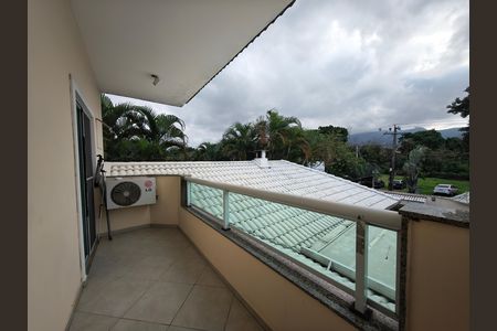 Casa de condomínio à venda com 403m², 5 quartos e 3 vagas Casa de condomínio à venda com 403m², 5 quartos e 3 vagasVaranda da Suíte 1