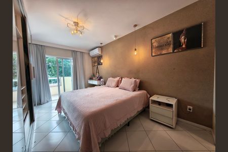 Casa de condomínio à venda com 403m², 5 quartos e 3 vagas Casa de condomínio à venda com 403m², 5 quartos e 3 vagasSuite 1