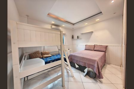 Casa de condomínio à venda com 403m², 5 quartos e 3 vagas Casa de condomínio à venda com 403m², 5 quartos e 3 vagasSuíte 3