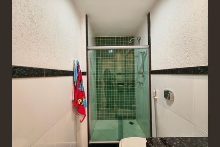 Casa de condomínio à venda com 403m², 5 quartos e 3 vagas Casa de condomínio à venda com 403m², 5 quartos e 3 vagasBanheiro da Suíte 3