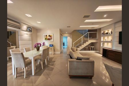 Sala de casa de condomínio à venda com 5 quartos, 403m² em Barra da Tijuca, Rio de Janeiro