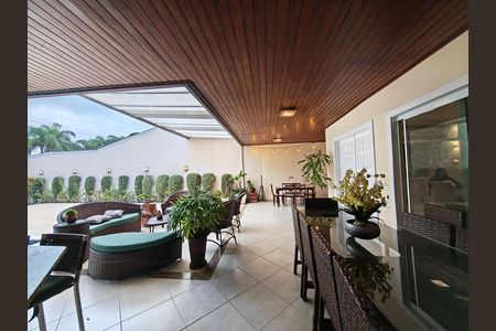 Casa de condomínio à venda com 403m², 5 quartos e 3 vagas Casa de condomínio à venda com 403m², 5 quartos e 3 vagasÁrea Gourmet