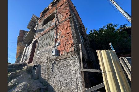 Casa para alugar com 75m², 2 quartos e 1 vaga Casa para alugar com 75m², 2 quartos e 1 vagaFachada