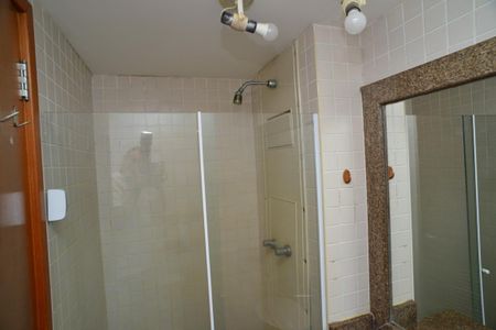Apartamento para alugar com 65m², 2 quartos e 1 vaga Apartamento para alugar com 65m², 2 quartos e 1 vagaBanheiro da Suíte