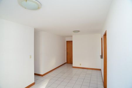Apartamento para alugar com 65m², 2 quartos e 1 vaga Apartamento para alugar com 65m², 2 quartos e 1 vagaSala