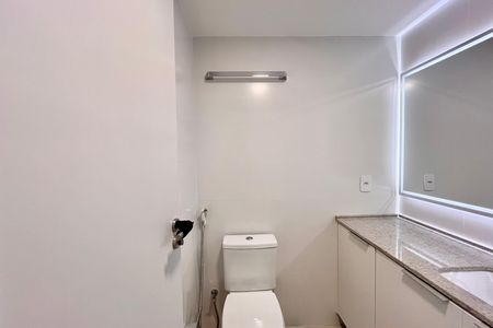 Apartamento para alugar com 68m², 2 quartos e 1 vaga Apartamento para alugar com 68m², 2 quartos e 1 vagaBanheiro da Suíte