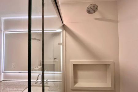 Apartamento para alugar com 68m², 2 quartos e 1 vaga Apartamento para alugar com 68m², 2 quartos e 1 vagaBanheiro da Suíte