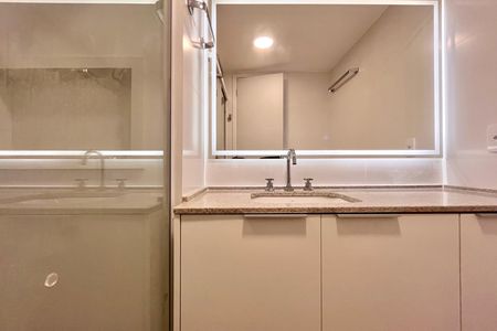 Apartamento para alugar com 68m², 2 quartos e 1 vaga Apartamento para alugar com 68m², 2 quartos e 1 vagaBanheiro social