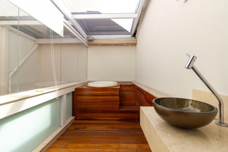 Banheiro da suíte de casa à venda com 3 quartos, 120m² em Paraíso, São Paulo