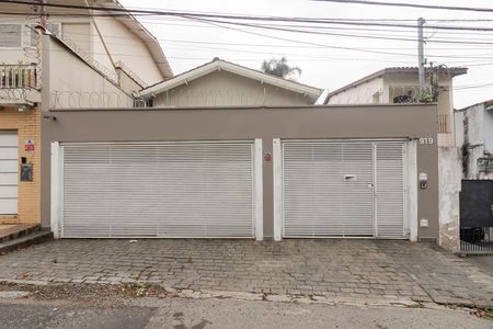 Fachada de casa à venda com 3 quartos, 190m² em Vila Cordeiro, São Paulo