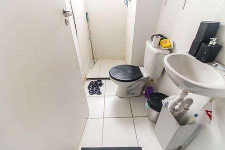 Banheiro de apartamento à venda com 2 quartos, 42m² em Guaianases, São Paulo