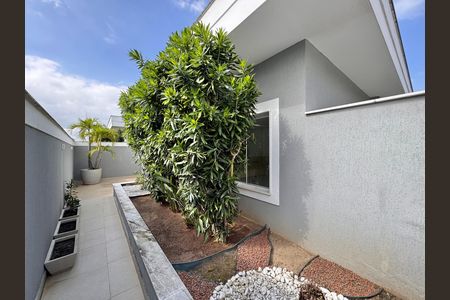 Casa de condomínio à venda com 364m², 4 quartos e 3 vagas Casa de condomínio à venda com 364m², 4 quartos e 3 vagasSuíte 3 - Varanda