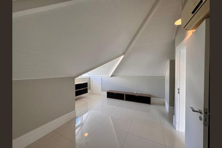 Salão  de casa de condomínio à venda com 4 quartos, 364m² em Barra da Tijuca, Rio de Janeiro