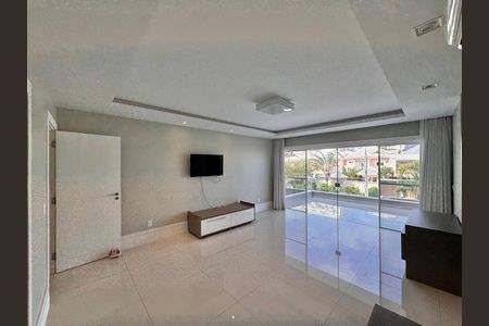 Casa de condomínio à venda com 364m², 4 quartos e 3 vagas Casa de condomínio à venda com 364m², 4 quartos e 3 vagasSuíte 1