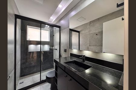 Casa de condomínio à venda com 364m², 4 quartos e 3 vagas Casa de condomínio à venda com 364m², 4 quartos e 3 vagasSuíte 2 - Banheiro