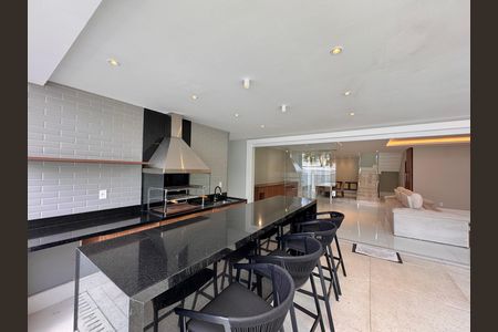 Casa de condomínio à venda com 364m², 4 quartos e 3 vagas Casa de condomínio à venda com 364m², 4 quartos e 3 vagasÁrea de Serviço