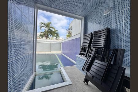Casa de condomínio à venda com 364m², 4 quartos e 3 vagas Casa de condomínio à venda com 364m², 4 quartos e 3 vagasÁrea de Serviço