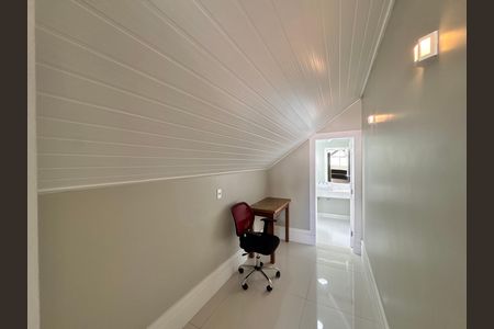 Casa de condomínio à venda com 364m², 4 quartos e 3 vagas Casa de condomínio à venda com 364m², 4 quartos e 3 vagasSalão