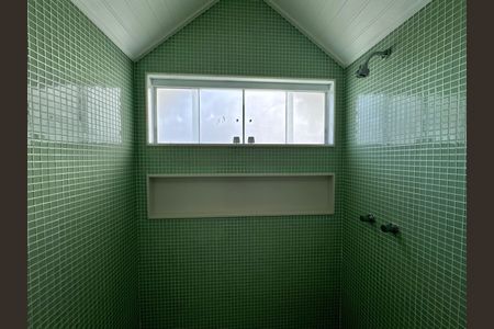 Casa de condomínio à venda com 364m², 4 quartos e 3 vagas Casa de condomínio à venda com 364m², 4 quartos e 3 vagasBanheiro Social