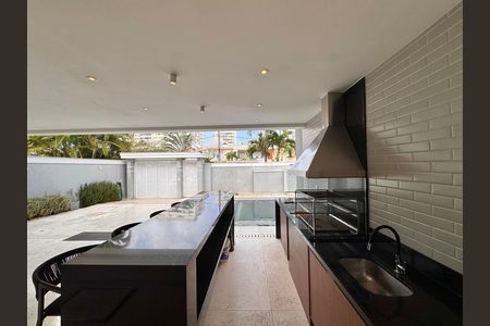 Casa de condomínio à venda com 364m², 4 quartos e 3 vagas Casa de condomínio à venda com 364m², 4 quartos e 3 vagasÁrea de Serviço
