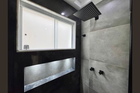 Casa de condomínio à venda com 364m², 4 quartos e 3 vagas Casa de condomínio à venda com 364m², 4 quartos e 3 vagasSuíte 2 - Banheiro