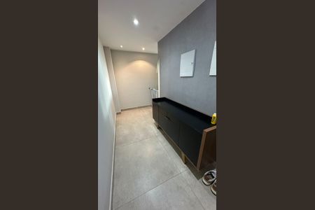 Corredor de apartamento para alugar com 1 quarto, 75m² em Barra Olímpica, Rio de Janeiro