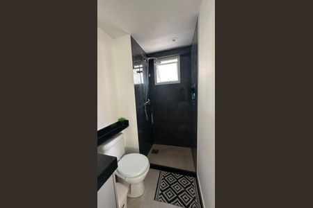 Banheiro de apartamento para alugar com 1 quarto, 75m² em Barra Olímpica, Rio de Janeiro