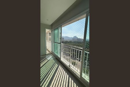 Apartamento para alugar com 75m², 1 quarto e 1 vaga Apartamento para alugar com 75m², 1 quarto e 1 vagaVaranda