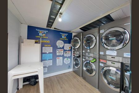 Área Comum - Lavanderia de apartamento para alugar com 2 quartos, 40m² em Rubem Berta, Porto Alegre