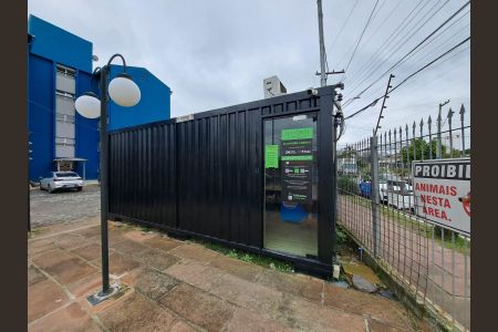 Área Comum - Mercado de apartamento para alugar com 2 quartos, 40m² em Rubem Berta, Porto Alegre