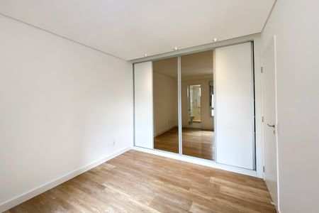 Apartamento à venda com 74m², 2 quartos e 2 vagas Apartamento à venda com 74m², 2 quartos e 2 vagasSuite