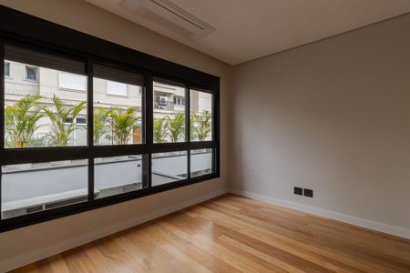 Quarto de casa à venda com 2 quartos, 190m² em Vila Nova Conceição, São Paulo