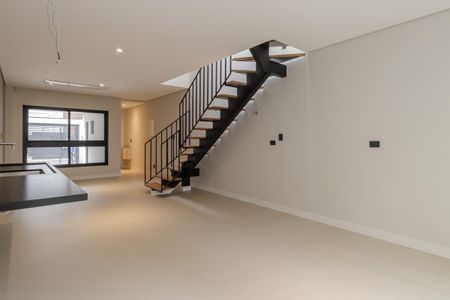 Sala de casa à venda com 2 quartos, 190m² em Vila Nova Conceição, São Paulo