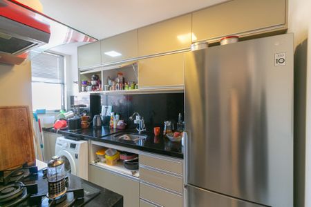 Cozinha de apartamento à venda com 2 quartos, 57m² em Jardim Guanabara, Belo Horizonte