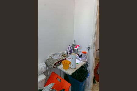 Banheiro de apartamento à venda com 2 quartos, 57m² em Jardim Guanabara, Belo Horizonte