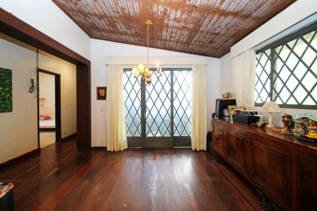 Casa para alugar com 890m², 6 quartos e 6 vagas Casa para alugar com 890m², 6 quartos e 6 vagasEscritório
