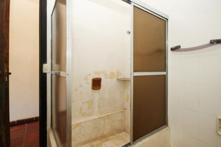Casa para alugar com 890m², 6 quartos e 6 vagas Casa para alugar com 890m², 6 quartos e 6 vagasBanheiro Quartos 1 e 2