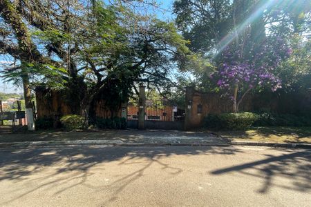 Casa para alugar com 890m², 6 quartos e 6 vagas Casa para alugar com 890m², 6 quartos e 6 vagasFachada da Rua