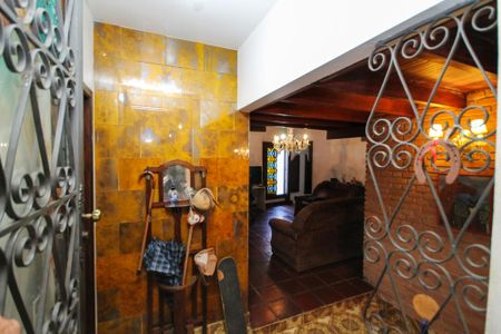 Casa para alugar com 890m², 6 quartos e 6 vagas Casa para alugar com 890m², 6 quartos e 6 vagasEntrada