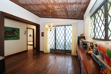 Casa para alugar com 890m², 6 quartos e 6 vagas Casa para alugar com 890m², 6 quartos e 6 vagasEscritório