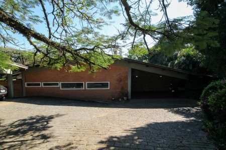 Casa para alugar com 890m², 6 quartos e 6 vagas Casa para alugar com 890m², 6 quartos e 6 vagasFachada Casa