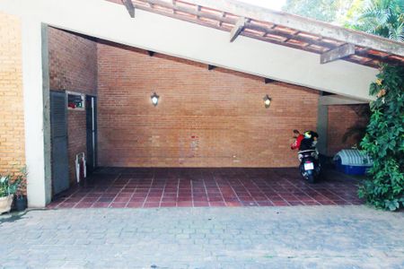 Garagem 2 de casa para alugar com 6 quartos, 890m² em Vila Santo Antonio de Carapicuiba, Cotia